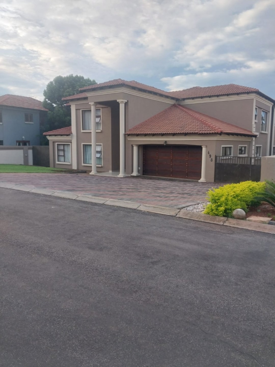 To Let 6 Bedroom Property for Rent in Xanadu North West